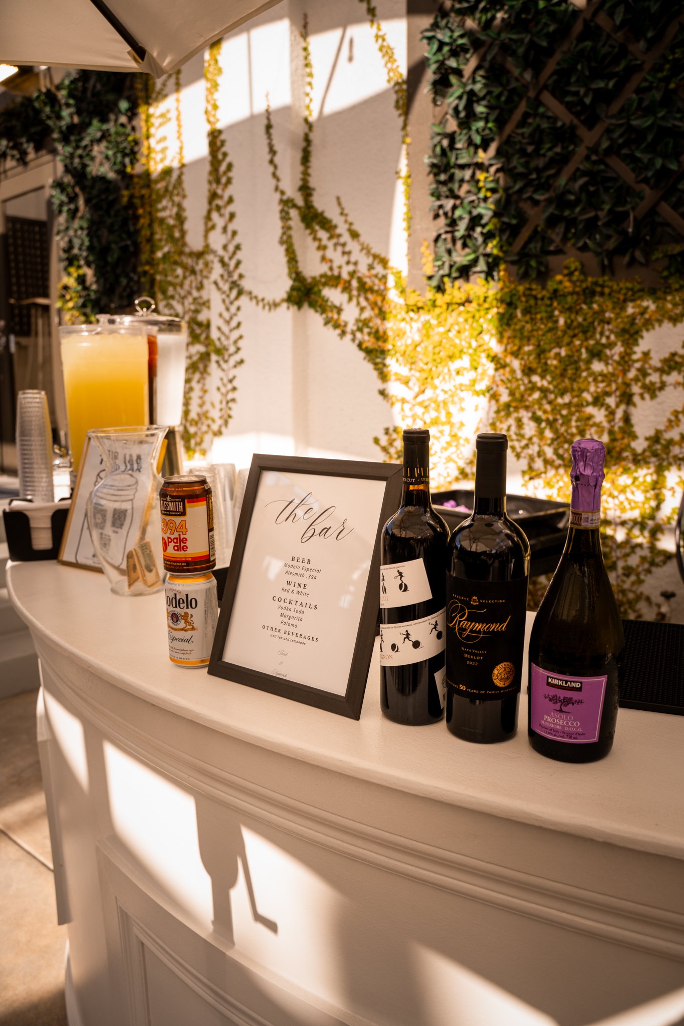 winebottles and open bar at Vasa Venue